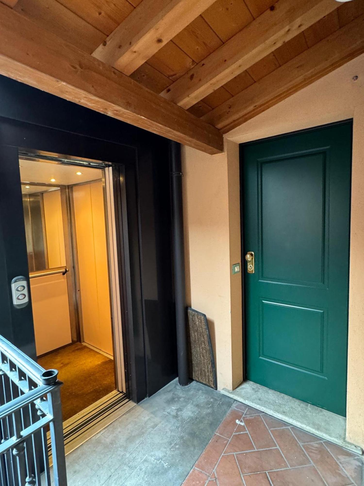 Splendid Apartment Ντεζεντσάνο ντελ Γκάρντα Εξωτερικό φωτογραφία