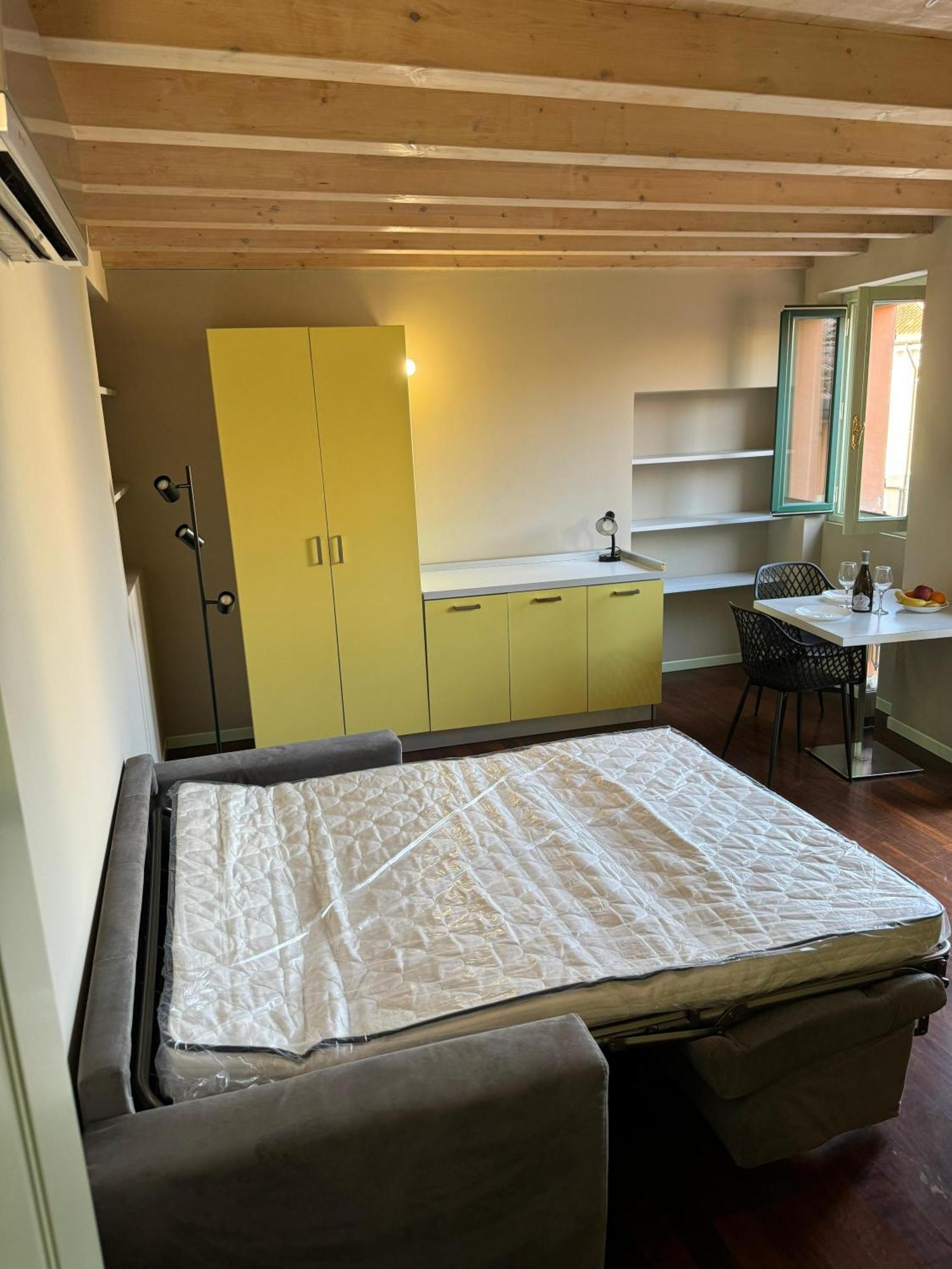 Splendid Apartment Ντεζεντσάνο ντελ Γκάρντα Εξωτερικό φωτογραφία
