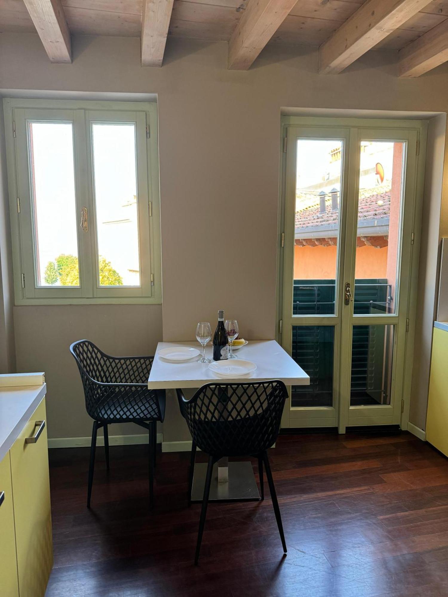 Splendid Apartment Ντεζεντσάνο ντελ Γκάρντα Εξωτερικό φωτογραφία