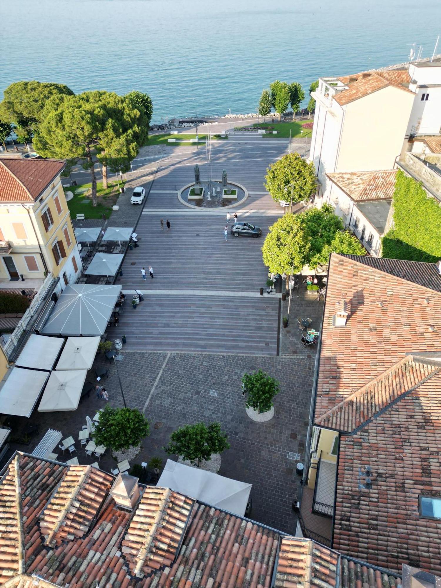Splendid Apartment Ντεζεντσάνο ντελ Γκάρντα Εξωτερικό φωτογραφία